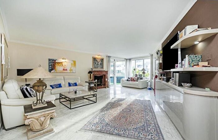 4 Bedroom Flat To Rent In Avenue Road, St John's Wood, London, NW8