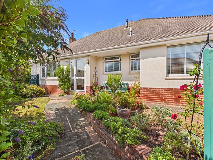 3 Bedroom Bungalow For Sale In Manstone Close, Sidmouth, EX10