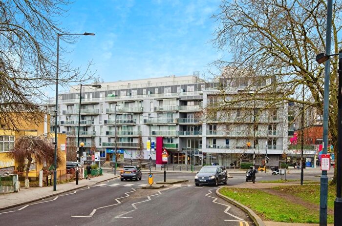 2 Bedroom Flat To Rent In Empire Way, Wembley, HA9