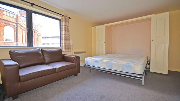 Studio To Rent In Hornsey Road, Holloway, London, N7