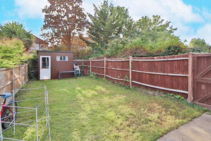 3 Bedroom End Of Terrace House For Sale In Byron Avenue, New Malden, KT3
