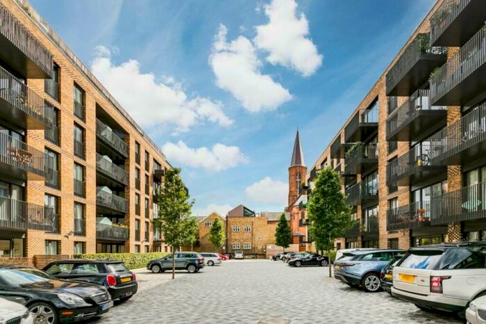 2 Bedroom Apartment To Rent In Cobalt Place, London, SW11