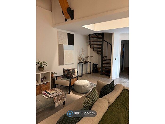 1 Bedroom Flat To Rent In Wapping High St, London, E1W