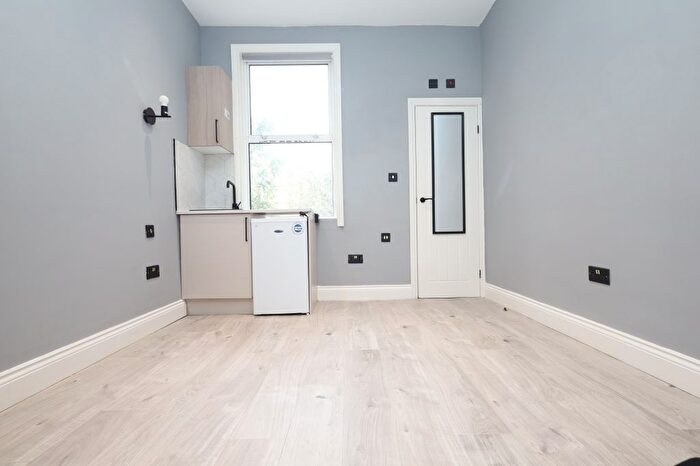 Studio To Rent In Nightingale Grove, SE13