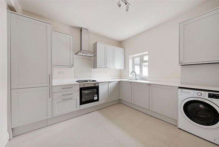 1 Bedroom Flat To Rent In High Road, Leyton, E15