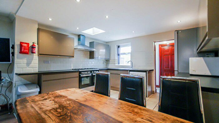 6 Bedroom Terraced House To Rent In Teignmouth Road, Selly Oak, Birmingham, B29