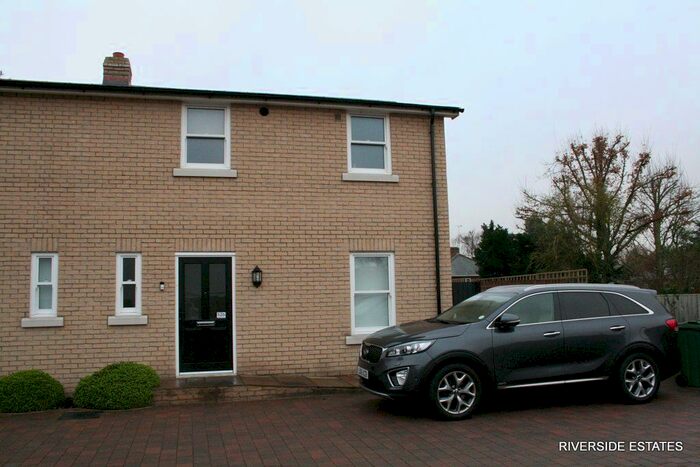 3 Bedroom Semi-Detached House To Rent In Kelvedon, Essex CO5