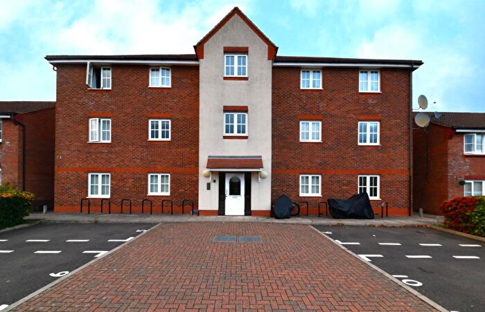 1 Bedroom Flat For Sale In Cromdale Walk, Stevenage, SG1