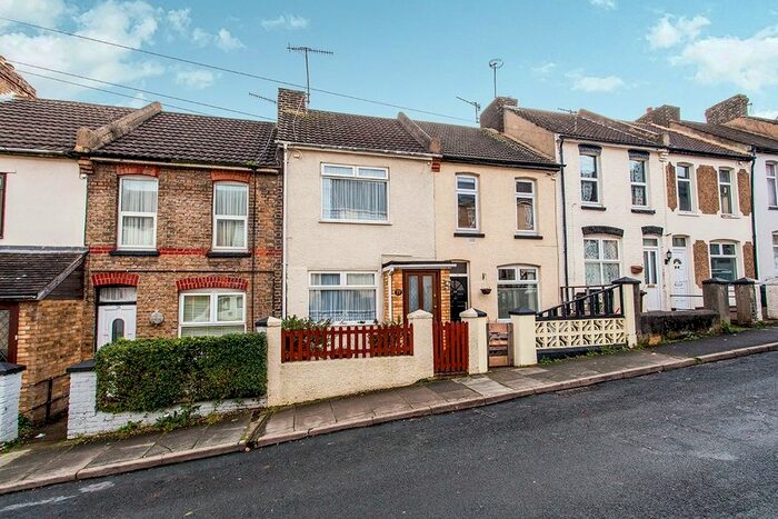 3 Bedroom Terraced House To Rent In Gordon Road, Chatham, Kent, ME4