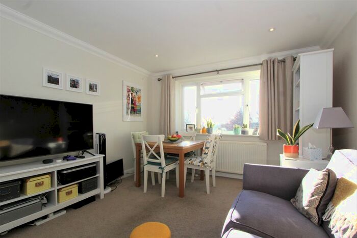1 Bedroom Flat To Rent In Summerland Gardens, London N10