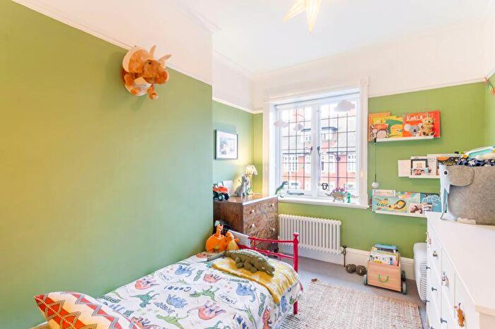 6 Bedroom Terraced House For Sale In Kingsland, Jesmond, Newcastle Upon Tyne, NE2