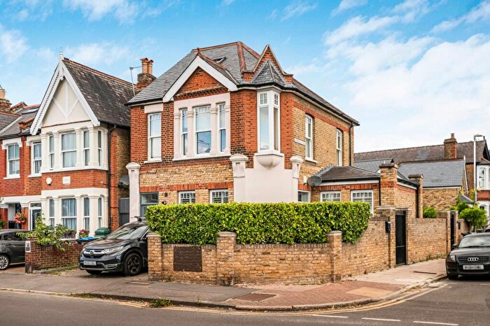 2 Bedroom Flat To Rent In Kings Road, Kingston Upon Thames, KT2