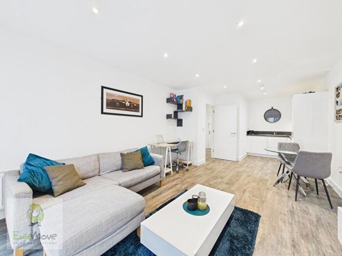 1 Bedroom Apartment For Sale In Corys Road, Rochester, ME1