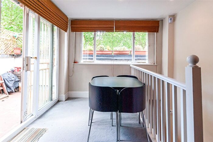 1 Bedroom Flat To Rent In Queens Crescent, London, NW5