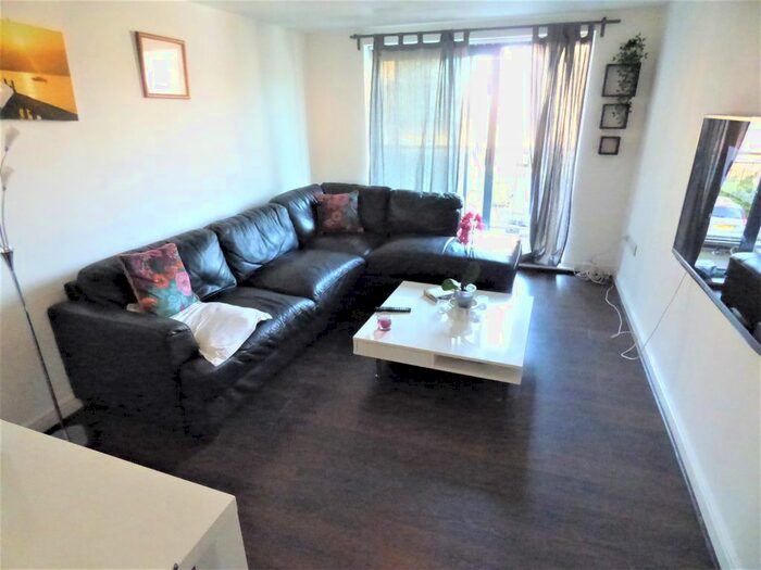 2 Bedroom Flat To Rent In City Gate Apartments, Eastern Avenue, London, IG2