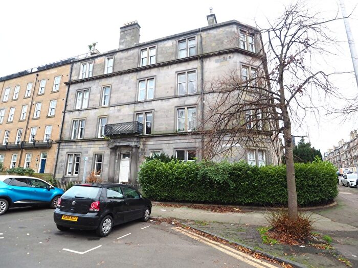 3 Bedroom Flat To Rent In Brunswick Street, Edinburgh, EH7
