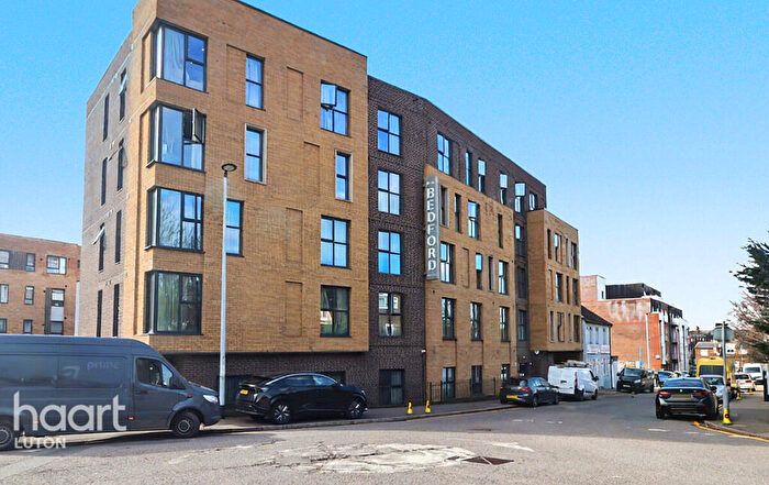 2 Bedroom Flat For Sale In Dudley Street, Luton, LU2