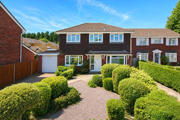 4 Bedroom Detached House For Sale In Blacksmiths Road, Longwick, HP27