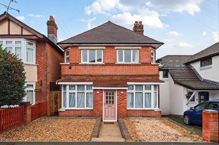 3 Bedroom Detached House For Sale In Newton Road, Bitterne Park, Southampton, SO18