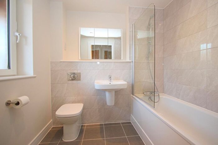 1 Bedroom Flat To Rent In Bluebell Court, Linslade, LU7