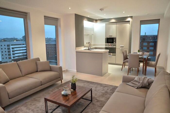 2 Bedroom Apartment To Rent In Apt . :: Ice Plant, M4