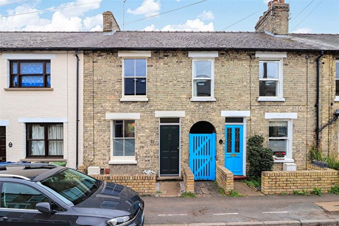 2 Bedroom Terraced House For Sale In Hemingford Road, Cambridge, CB1