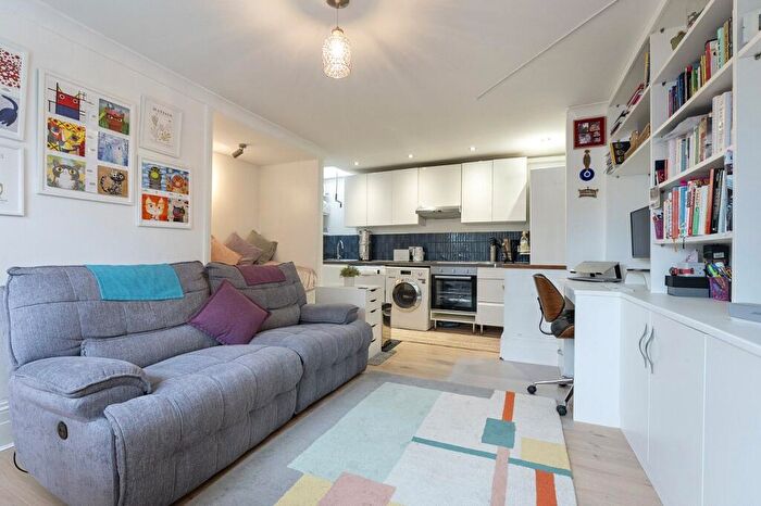 2 Bedroom Apartment For Sale In St. James Road, Sutton, SM1