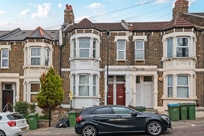 2 Bedroom Flat To Rent In Rockmount Road, Plumstead, London, SE18