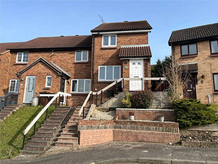2 Bedroom End Of Terrace House For Sale In Bilsington Close, Chatham, Kent, ME5