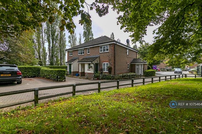 1 Bedroom Flat To Rent In Bryony Close, Loughton, IG10