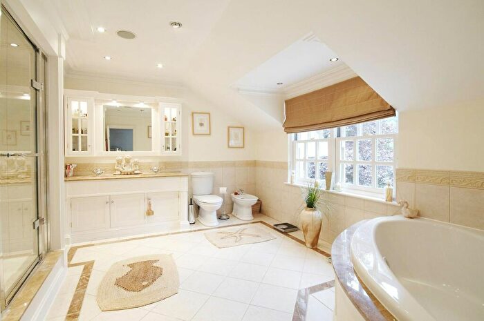 5 Bedroom Detached House For Sale In Cranley Road, Burwood Park, Walton-on-Thames, KT12