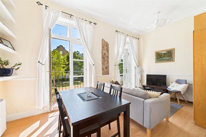 2 Bedroom Apartment To Rent In Upton Park, Slough, Berkshire, SL1