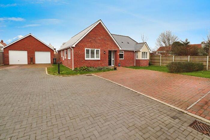 3 Bedroom Detached Bungalow To Rent In Orchard Crescent, Kirby Cross, Frinton-On-Sea, CO13