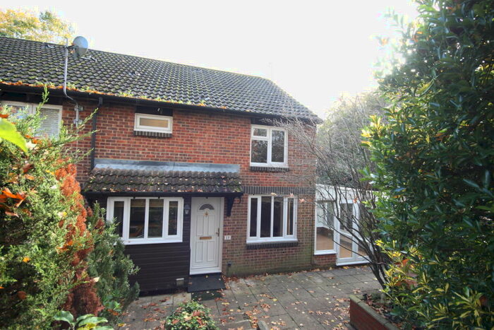 1 Bedroom Terraced House To Rent In Knaphill, Woking, GU21
