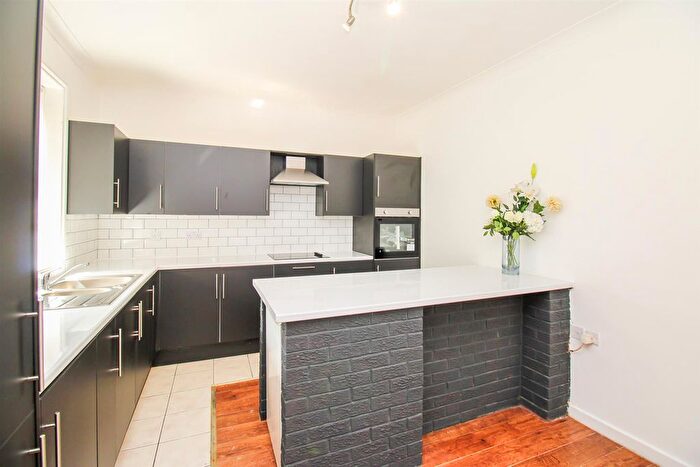 3 Bedroom End Of Terrace House To Rent In Dalefield Avenue, Normanton, WF6