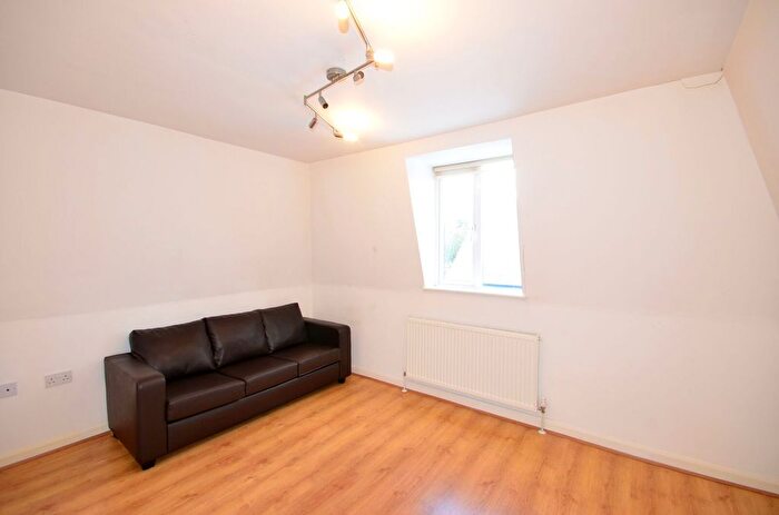 1 Bedroom Flat To Rent In Dollis Road, Mill Hill East, London, NW7