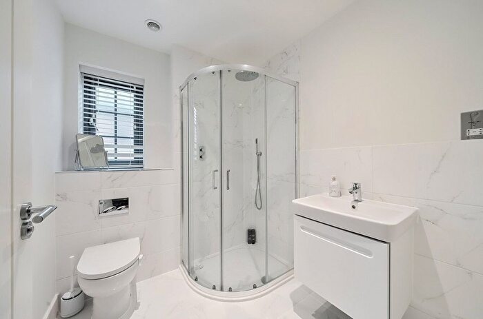 2 Bedroom Bungalow For Sale In King Alfreds Drive, Wincanton, Somerset, BA9