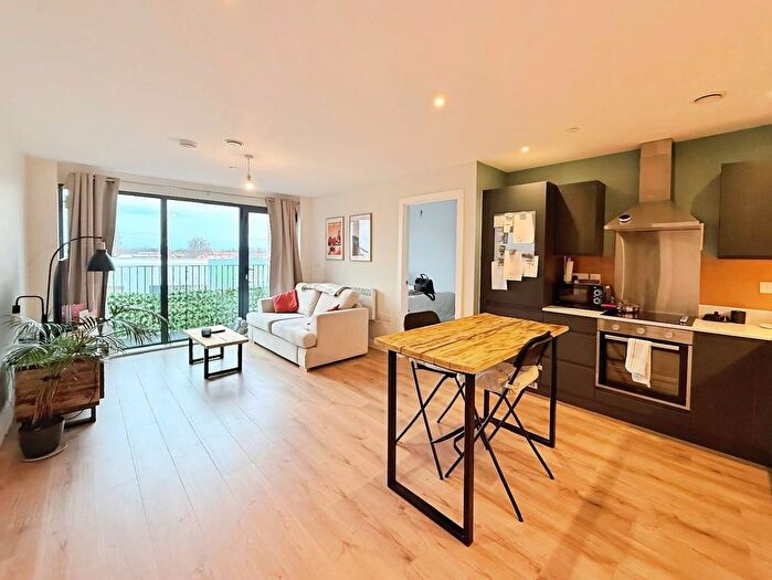 2 Bedroom Flat For Sale In Wharf Road, Altrincham, Greater Manchester, WA14