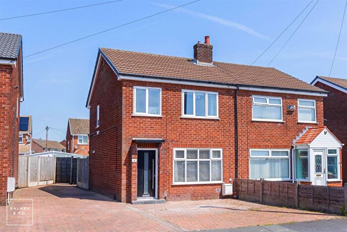 3 Bedroom Semi-Detached House For Sale In Central Avenue, Atherton, M46