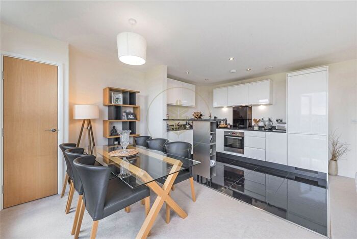 2 Bedroom Flat To Rent In Beuth House, Swannell Way, Cricklewood, NW2