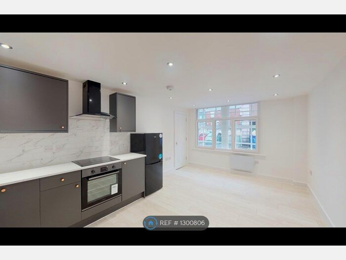 2 Bedroom Flat To Rent In Greaves St, Oldham OL1