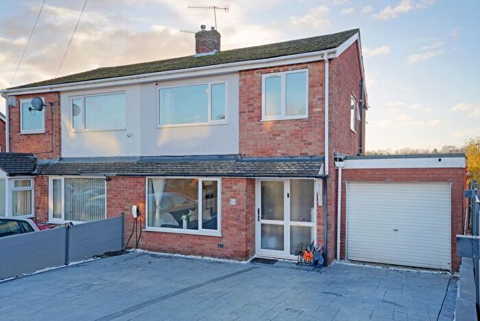 3 Bedroom Semi-Detached House For Sale In Fair View Road, Dronfield, S18