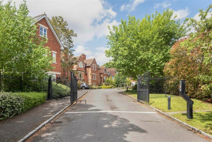 2 Bedroom Flat To Rent In Upcross Gardens, Reading, RG1