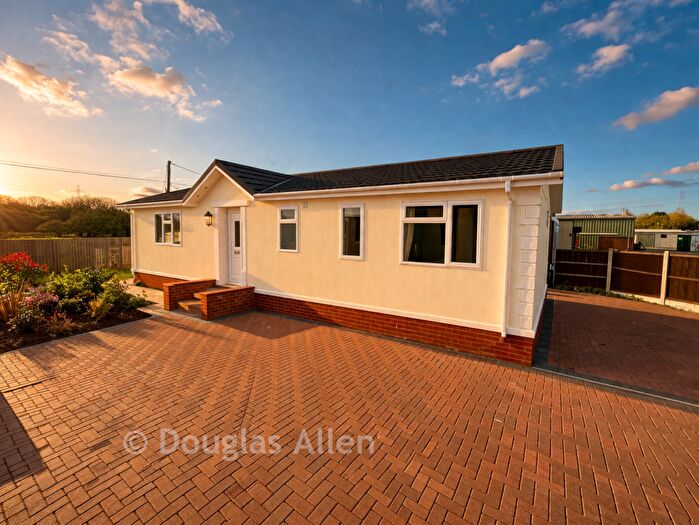 2 Bedroom Park Home For Sale In Two Bed Park Home, Mayphil Park, Hawk Hill, Battlesbridge, Essex, SS11
