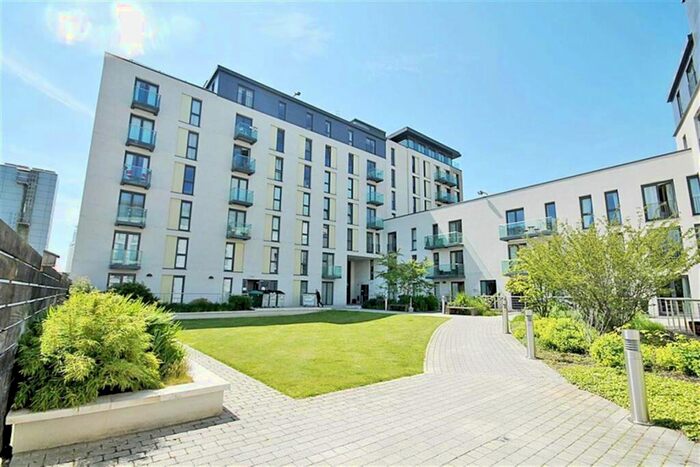 2 Bedroom Apartment To Rent In The Hayes, Cardiff, CF10