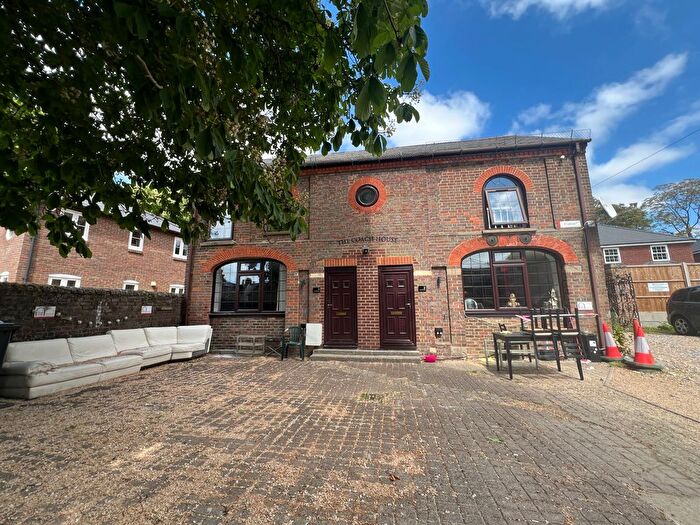 2 Bedroom Property To Rent In High Street South, Dunstable, LU6