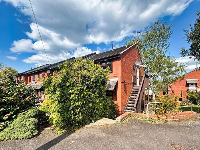 2 Bedroom Flat For Sale In Firdale Road, Northwich, Cheshire West And Chester, CW8