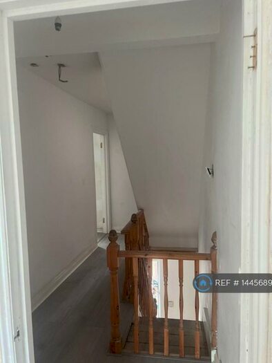 5 Bedroom Semi-Detached House To Rent In Poplar Place, Bristol, BS16