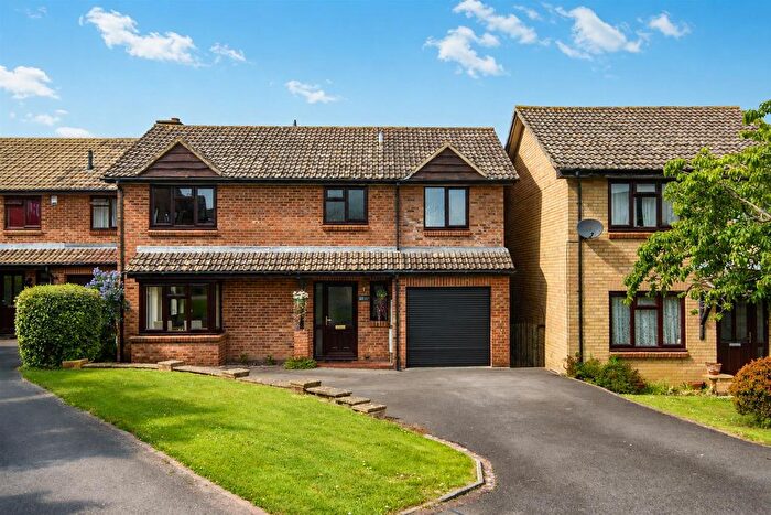 4 Bedroom Detached House For Sale In Jubilee Close, Cam, Dursley, GL11