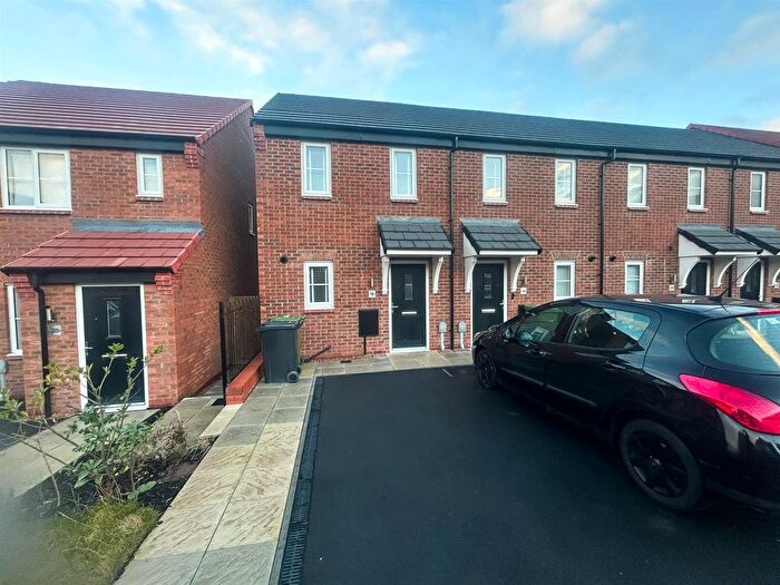 2 Bedroom End Terrace House For Sale In Woodington Drive, Stonebow Village, Leicester, LE12